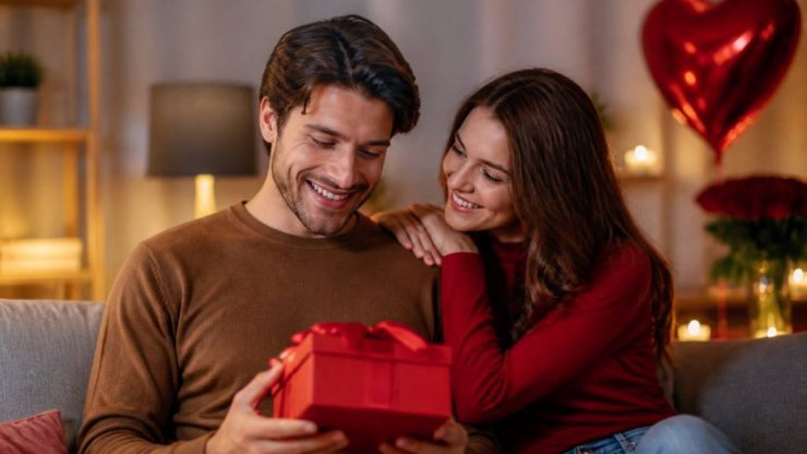 Idées saint valentin homme : les meilleurs cadeaux et surprises pour faire plaisir en 2026
