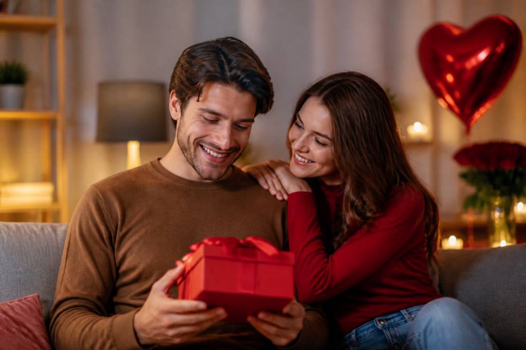 Idées saint valentin homme : les meilleurs cadeaux et surprises pour faire plaisir en 2026